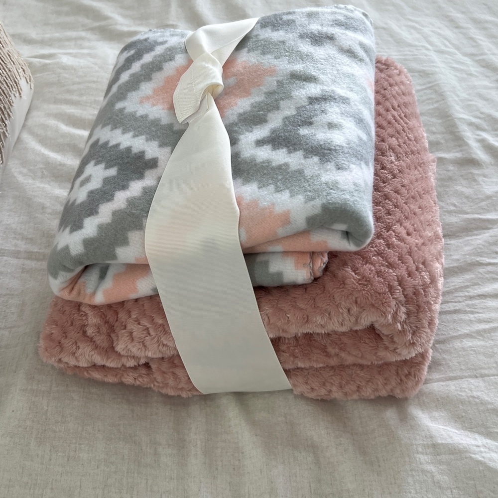 Luxurious SOFT champagne Throw Blanket both are  “ NEW” ( smaller one Gift) - Picture 2 of 3